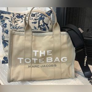 MARC JACOBS The Tote Bag